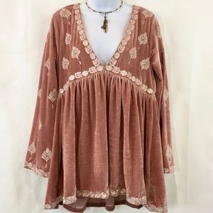 Pol velvet embroidered top